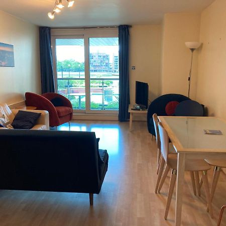 St George Wharf Apartment Londra Dış mekan fotoğraf